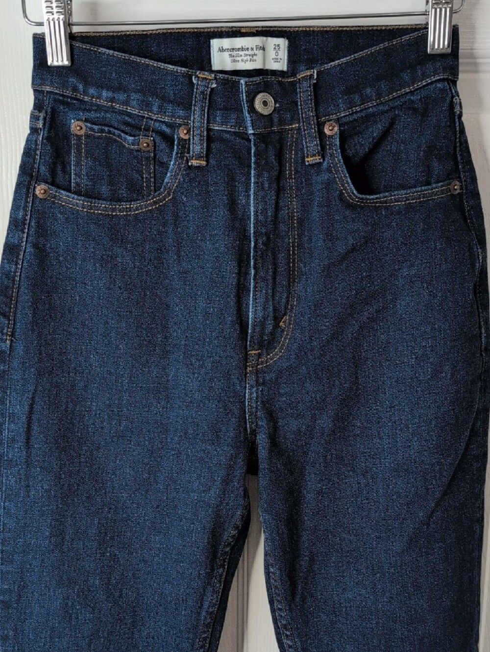 Abercrombie & Fitch Curve Love Slim Straight Ultra High Rise Jeans Size 25